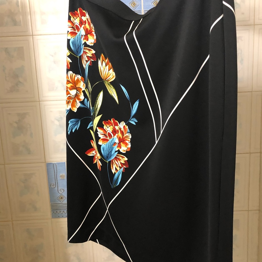 Women skirt new no tag  color black